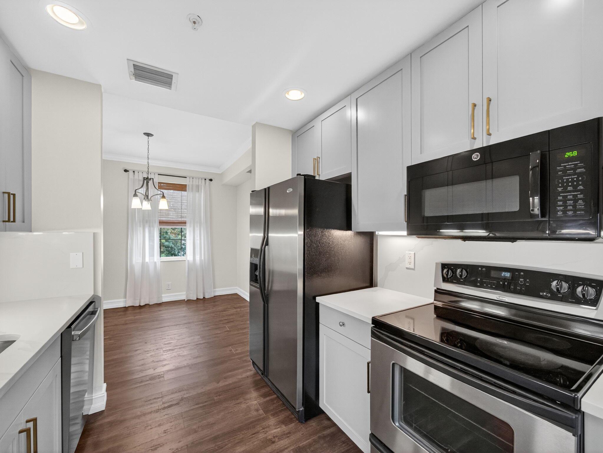 Convention Center Townhom - Residential Lease