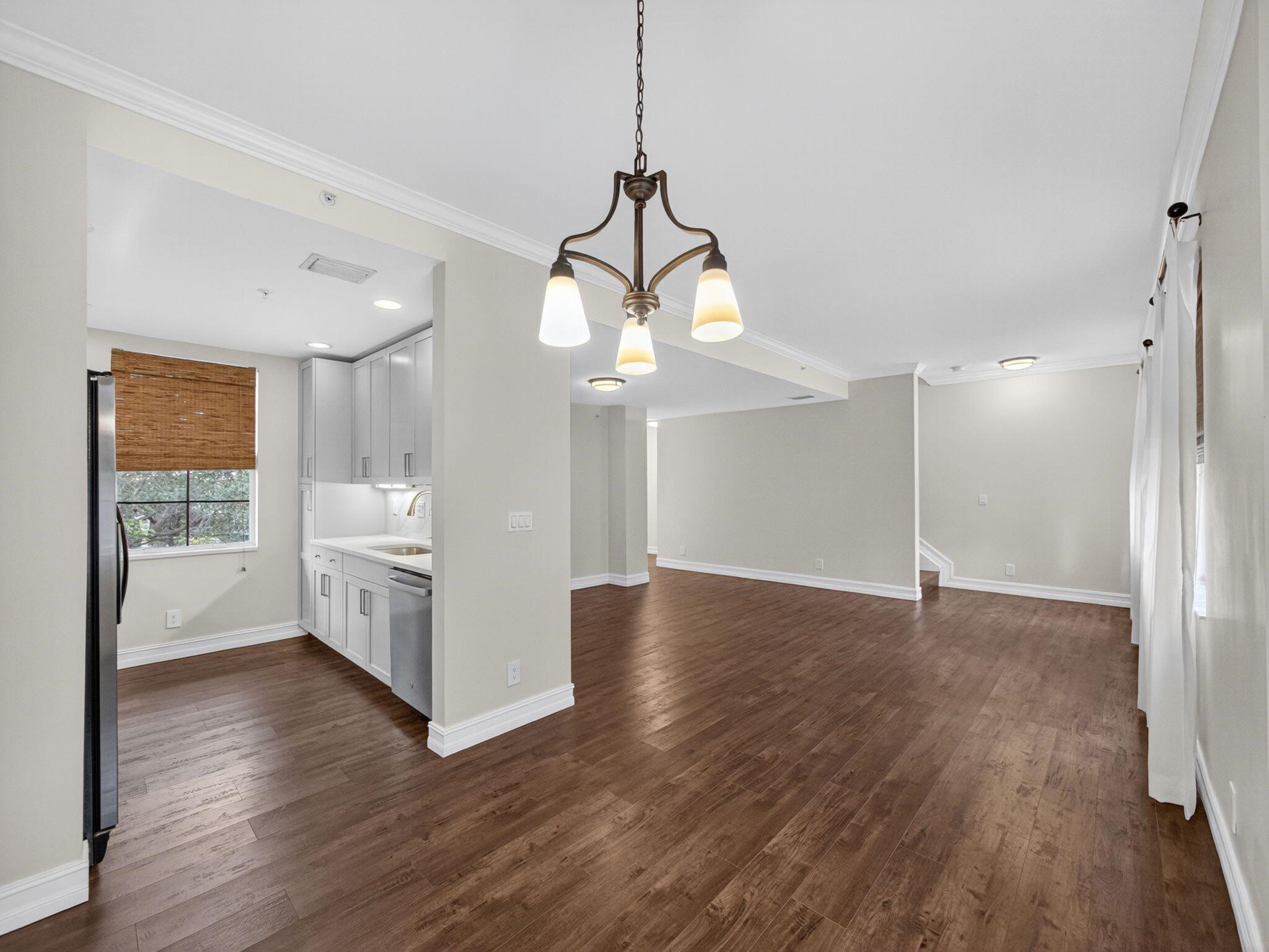 Convention Center Townhom - Residential Lease