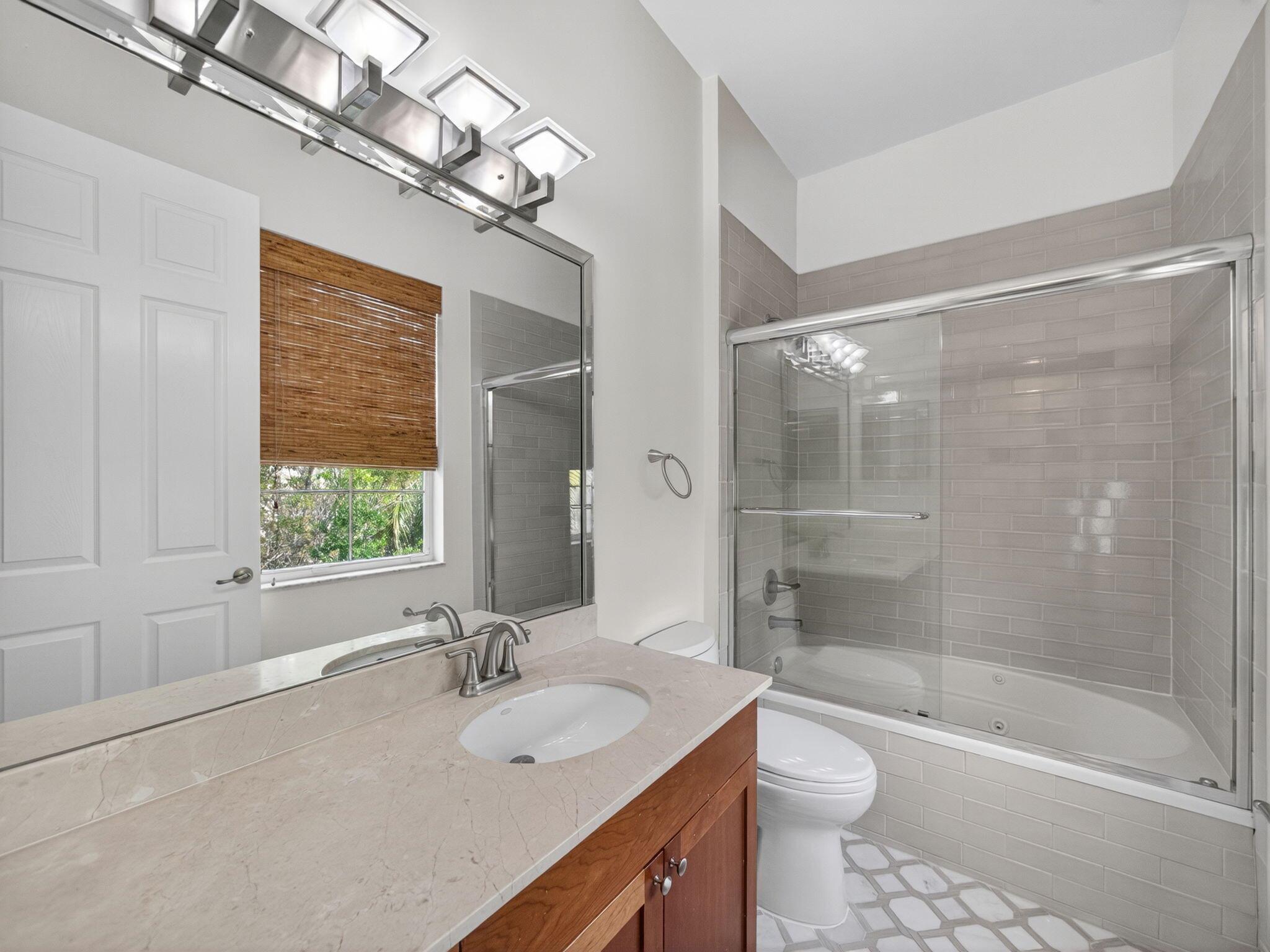 Convention Center Townhom - Residential Lease