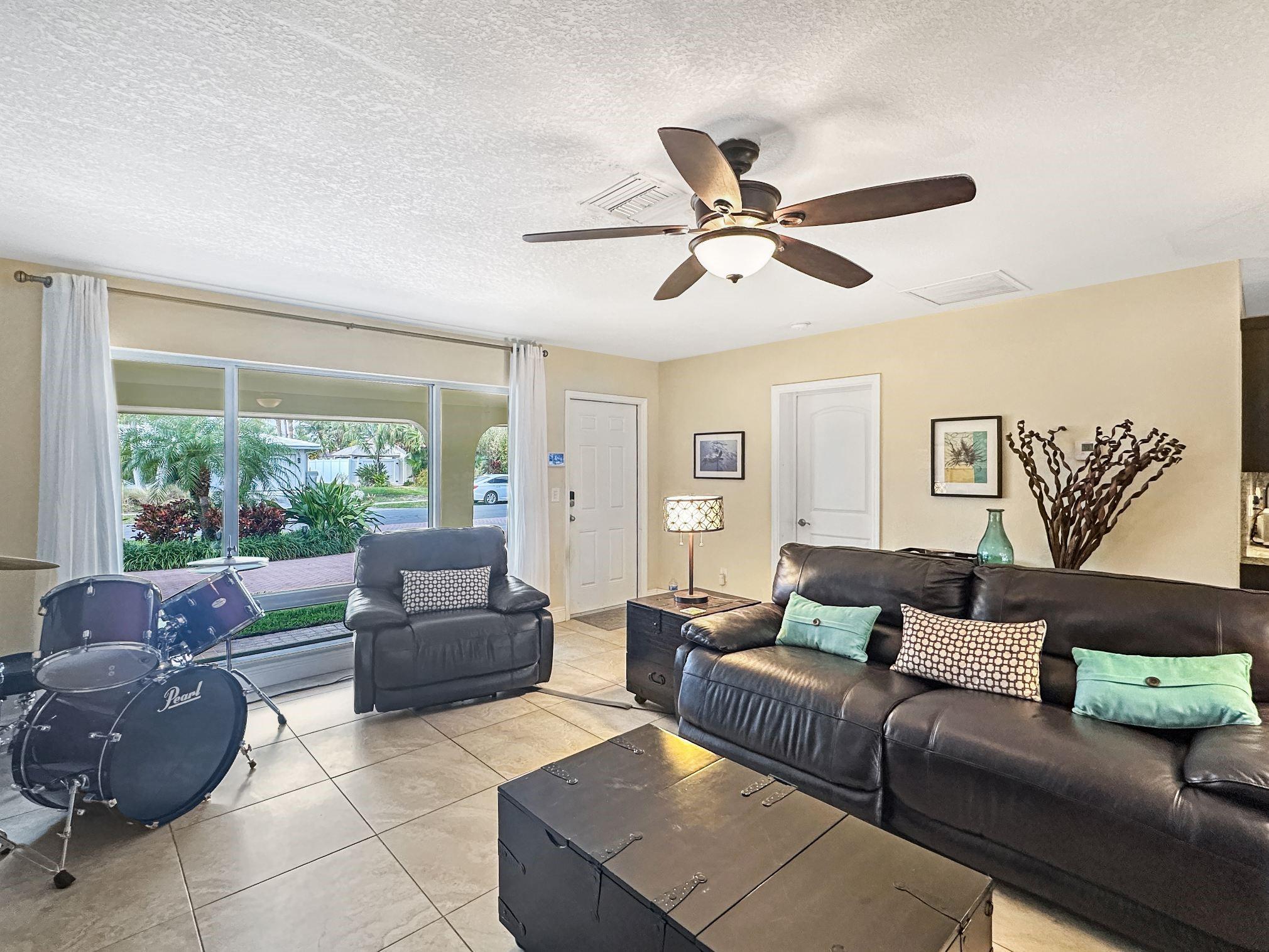 GARDEN ISLES SEC ONE - Residential Lease