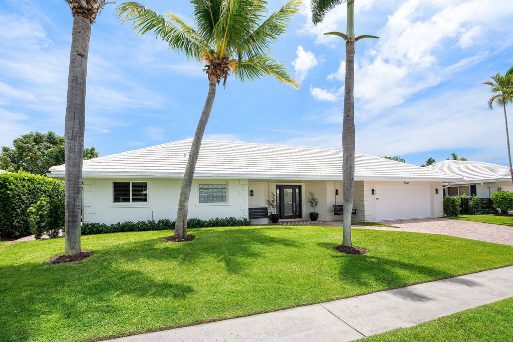 Photo of 1332 SW Tamarind Way, Boca Raton, FL 33486 (MLS # B26046794)