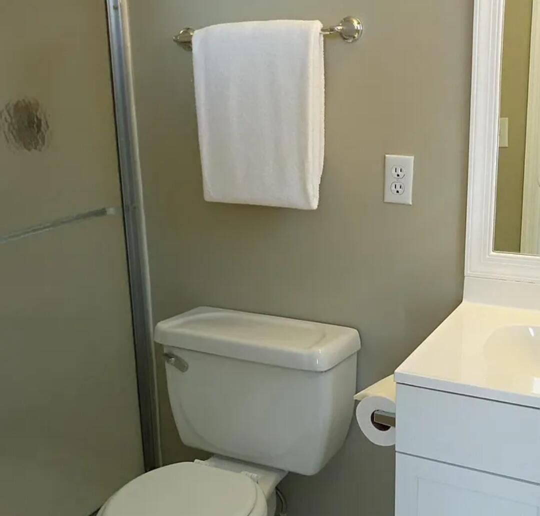 BENT PALM APTS COND DECL FILED 3-18-80 - Residential