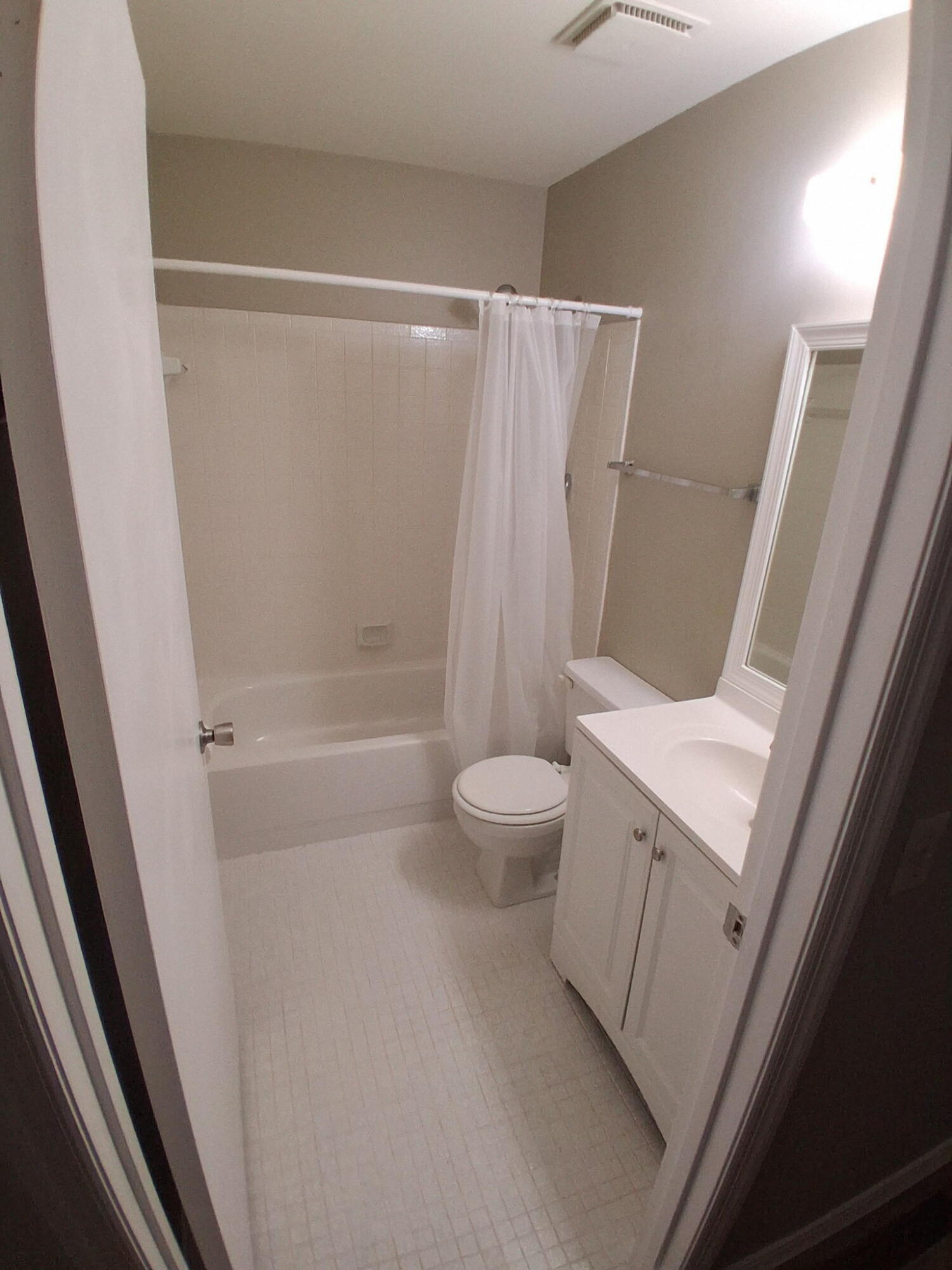 BENT PALM APTS COND DECL FILED 3-18-80 - Residential