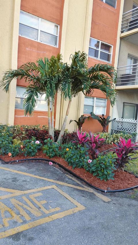 A home in Lauderdale Lakes