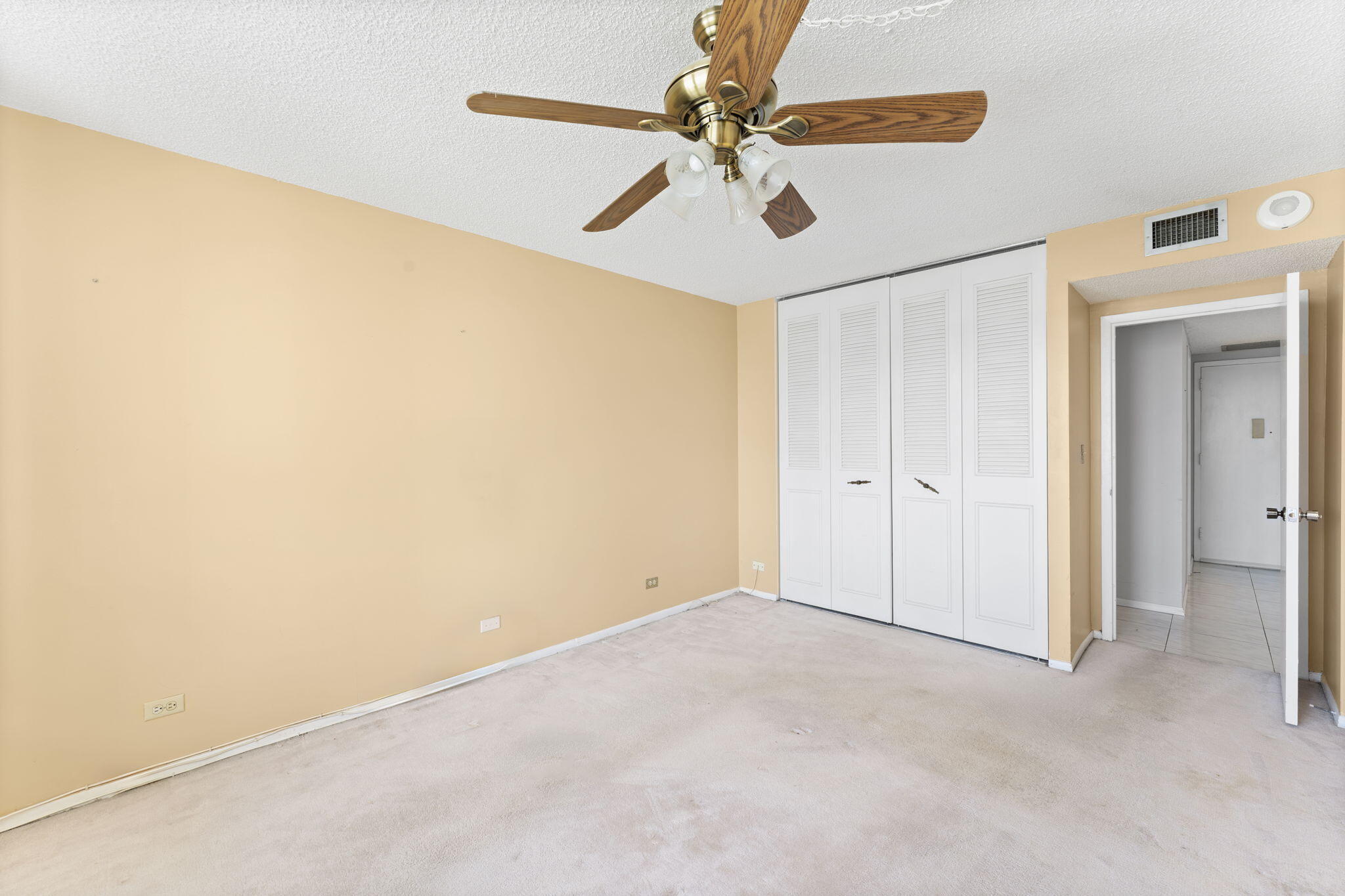 WINSTON TOWER 300 CONDO - Residential