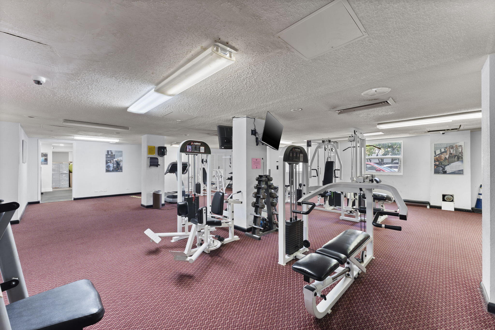 WINSTON TOWER 300 CONDO - Residential