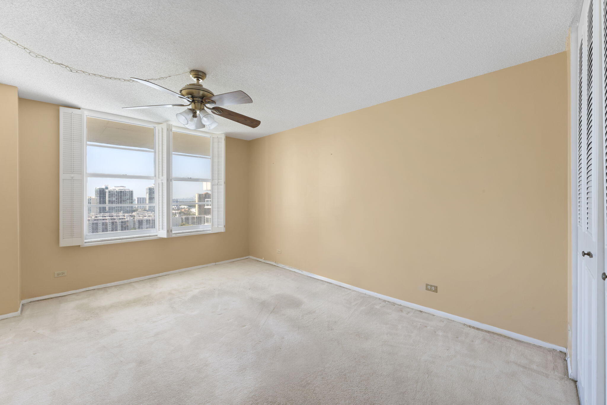WINSTON TOWER 300 CONDO - Residential