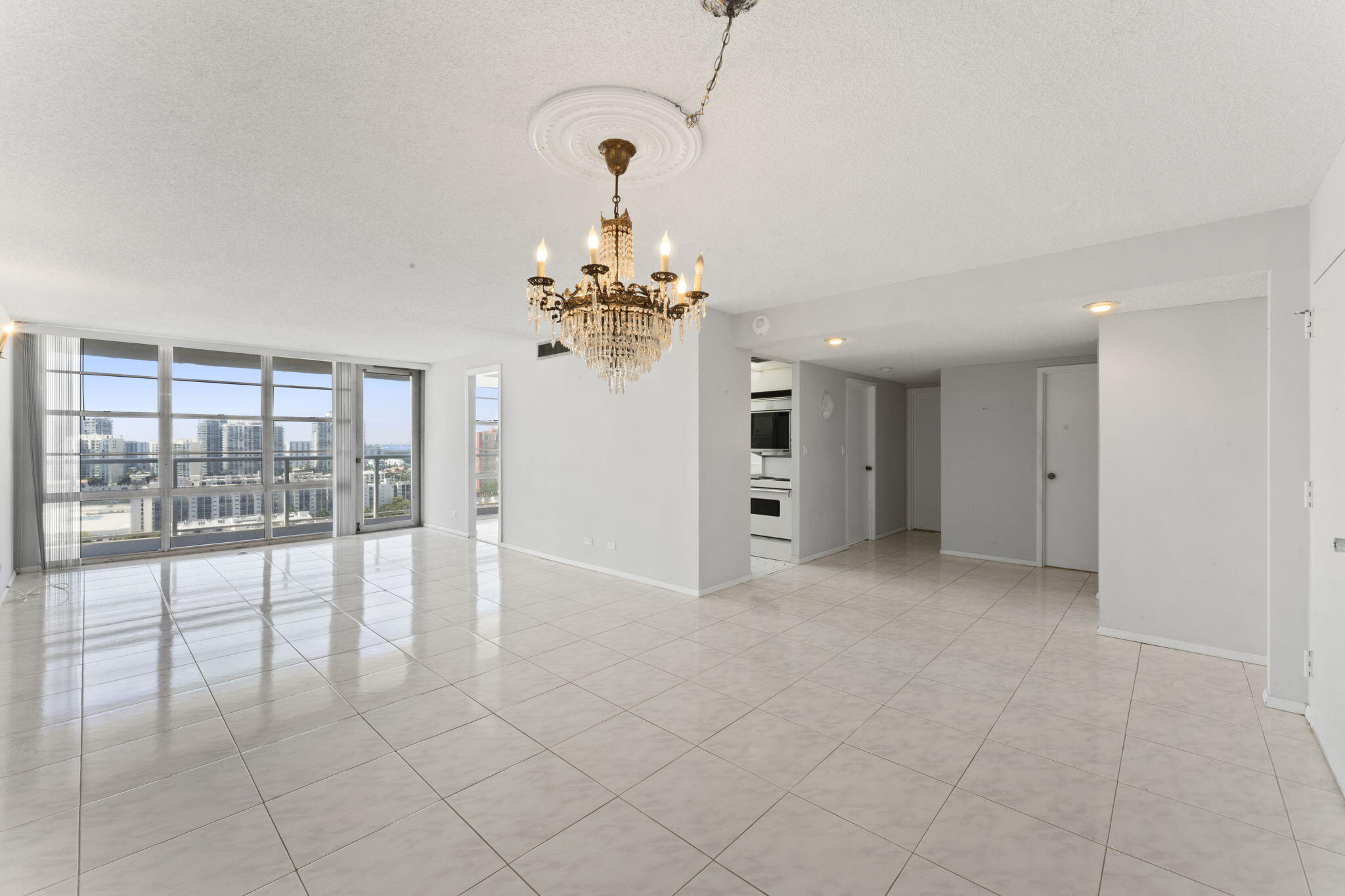 WINSTON TOWER 300 CONDO - Residential