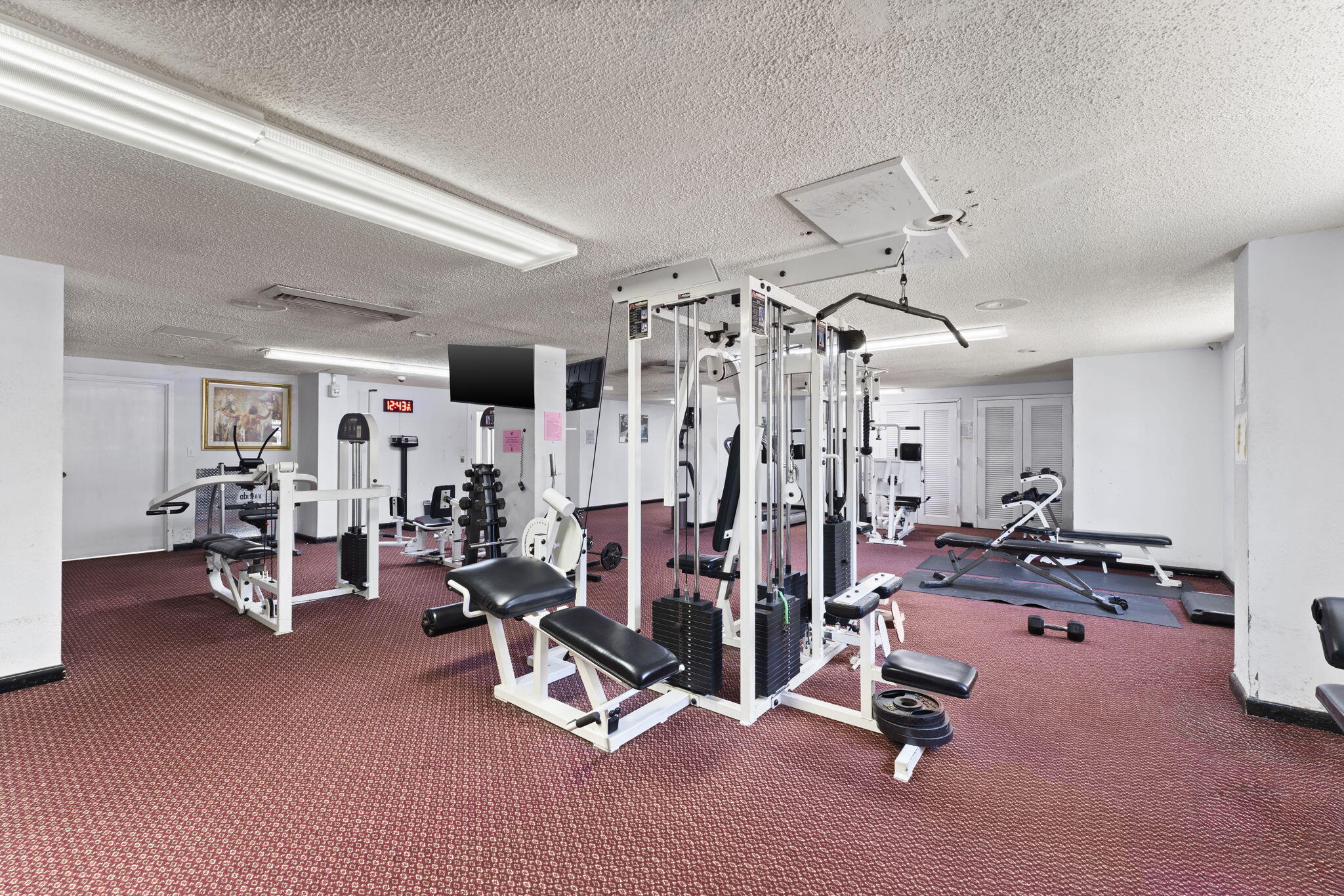 WINSTON TOWER 300 CONDO - Residential