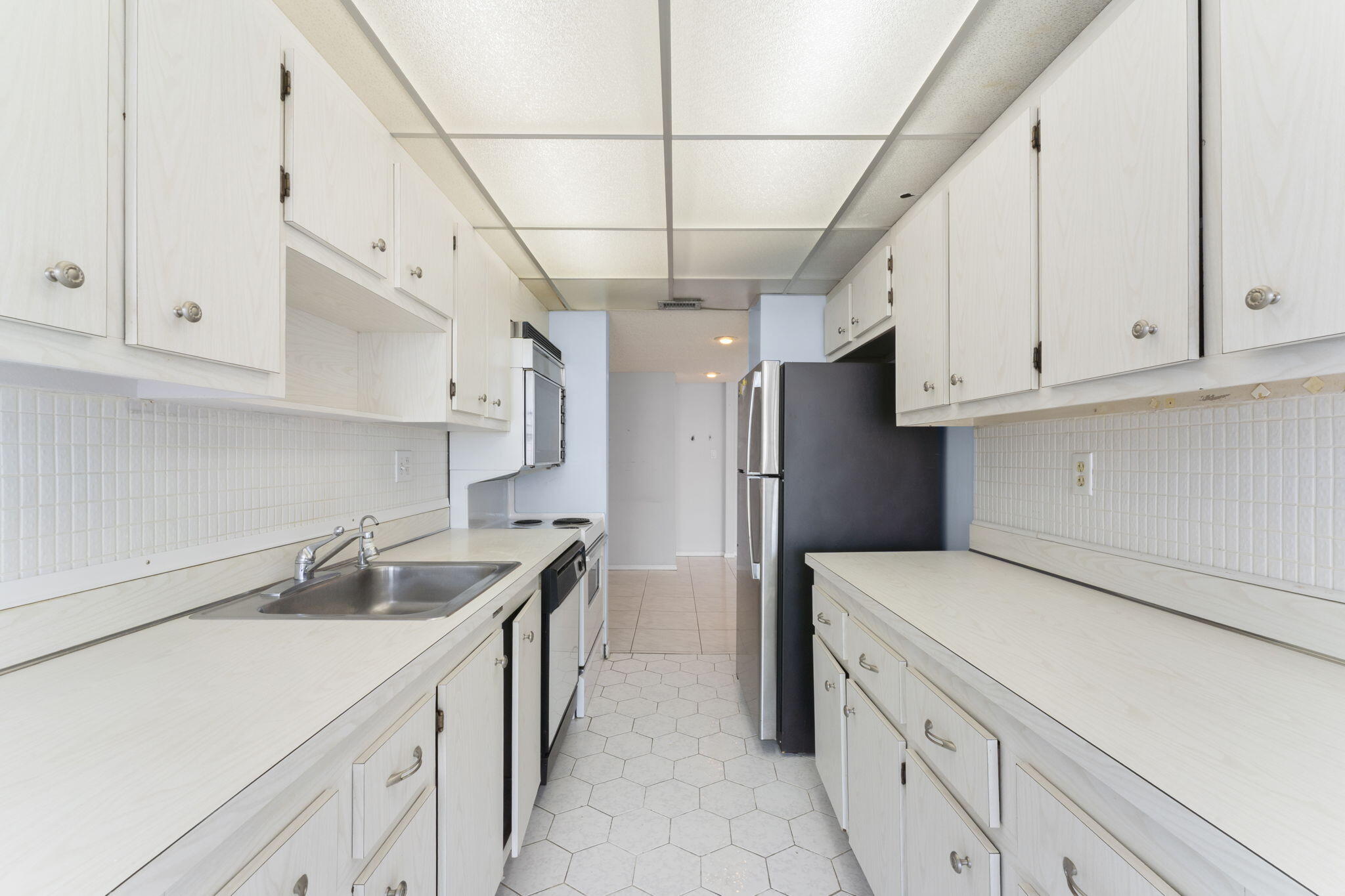 WINSTON TOWER 300 CONDO - Residential