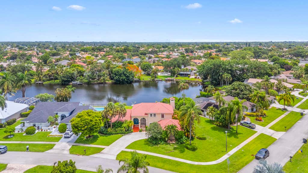 Photo of 12715 Kingsway Road, Wellington, FL 33414 (MLS # B26046123)