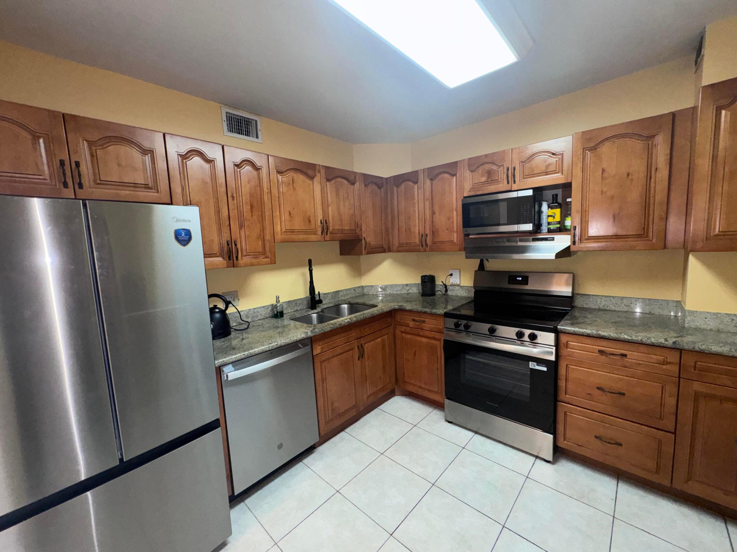 HEMISPHERES CONDO - Residential Lease