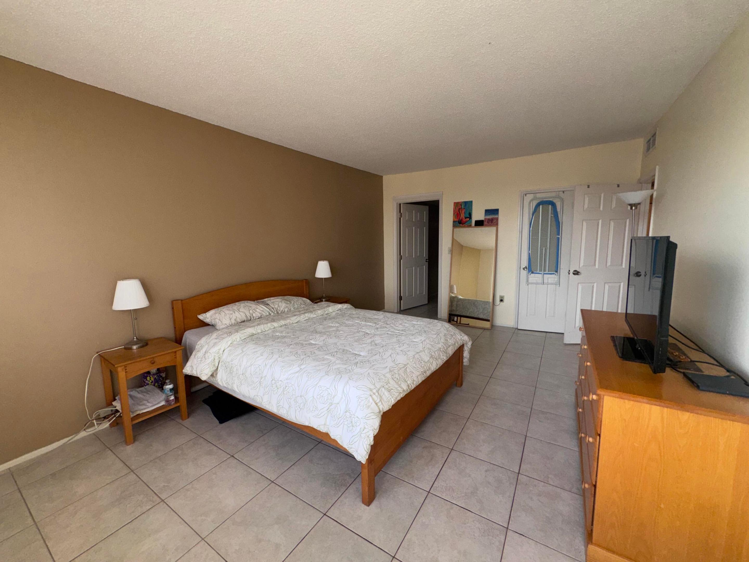 HEMISPHERES CONDO - Residential Lease