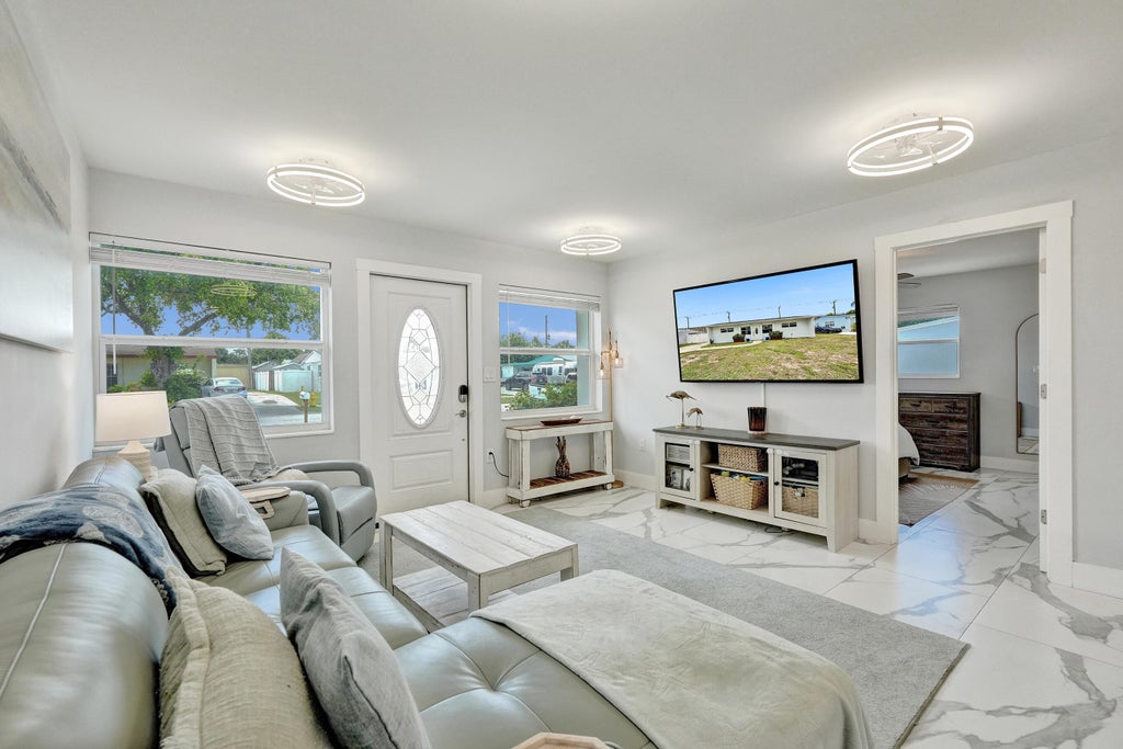 Photo of 9446 Birmingham Drive, Palm Beach Gardens, FL 33410 (MLS # B26040922)