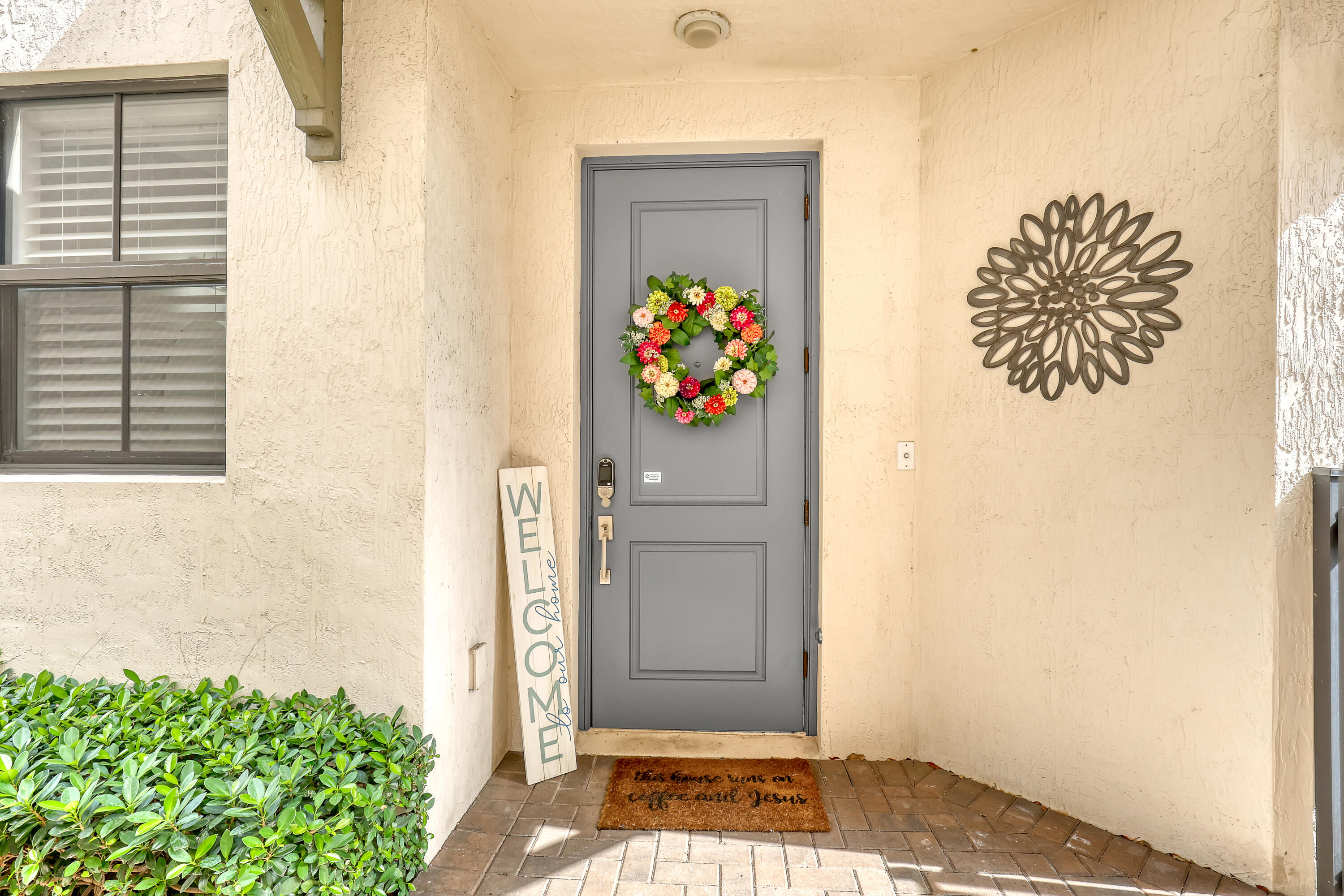 5024 Laurel Oak Drive, Riviera Beach, FL, 33410/$539,000 4 5024 Laurel Oak Drive