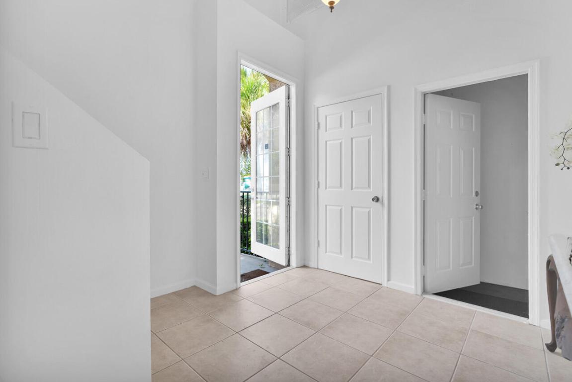 DEERFIELD BEACH - Residential Lease