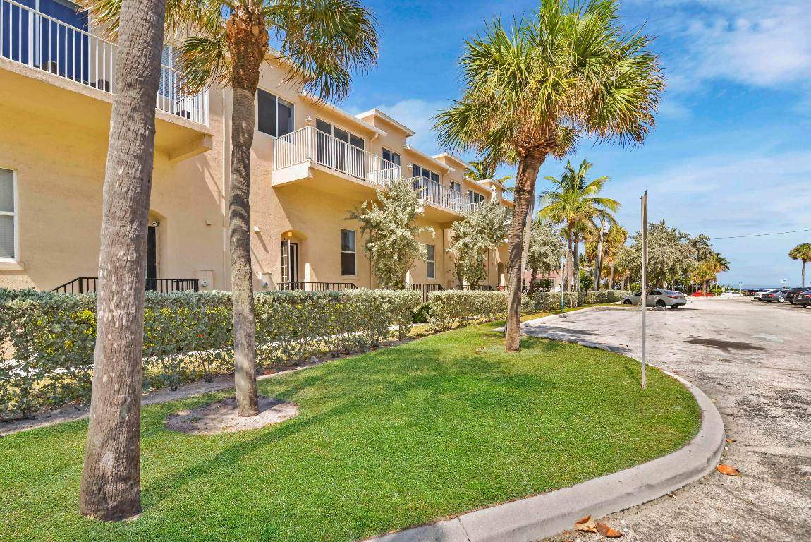 DEERFIELD BEACH - Residential Lease