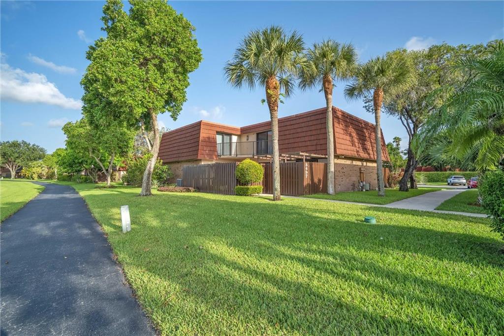 VILLAGE AT BOCA RIO PH 1 - Residential