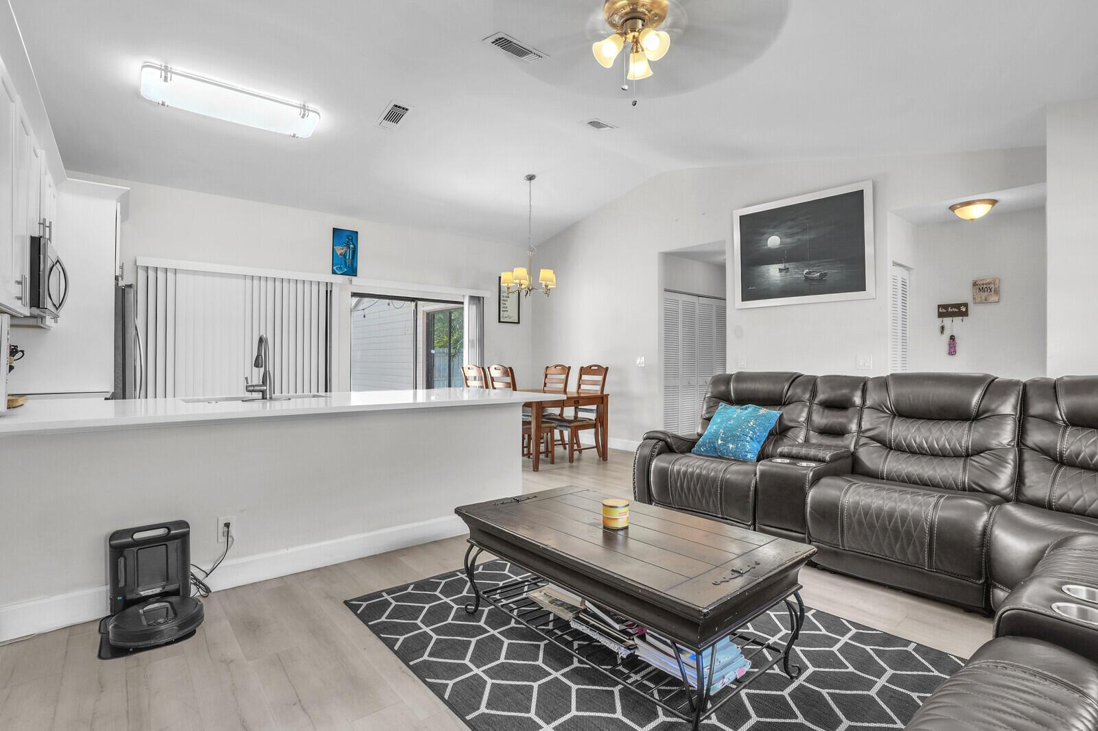 JUPITER VILLAGE TOWNHOMES - Residential