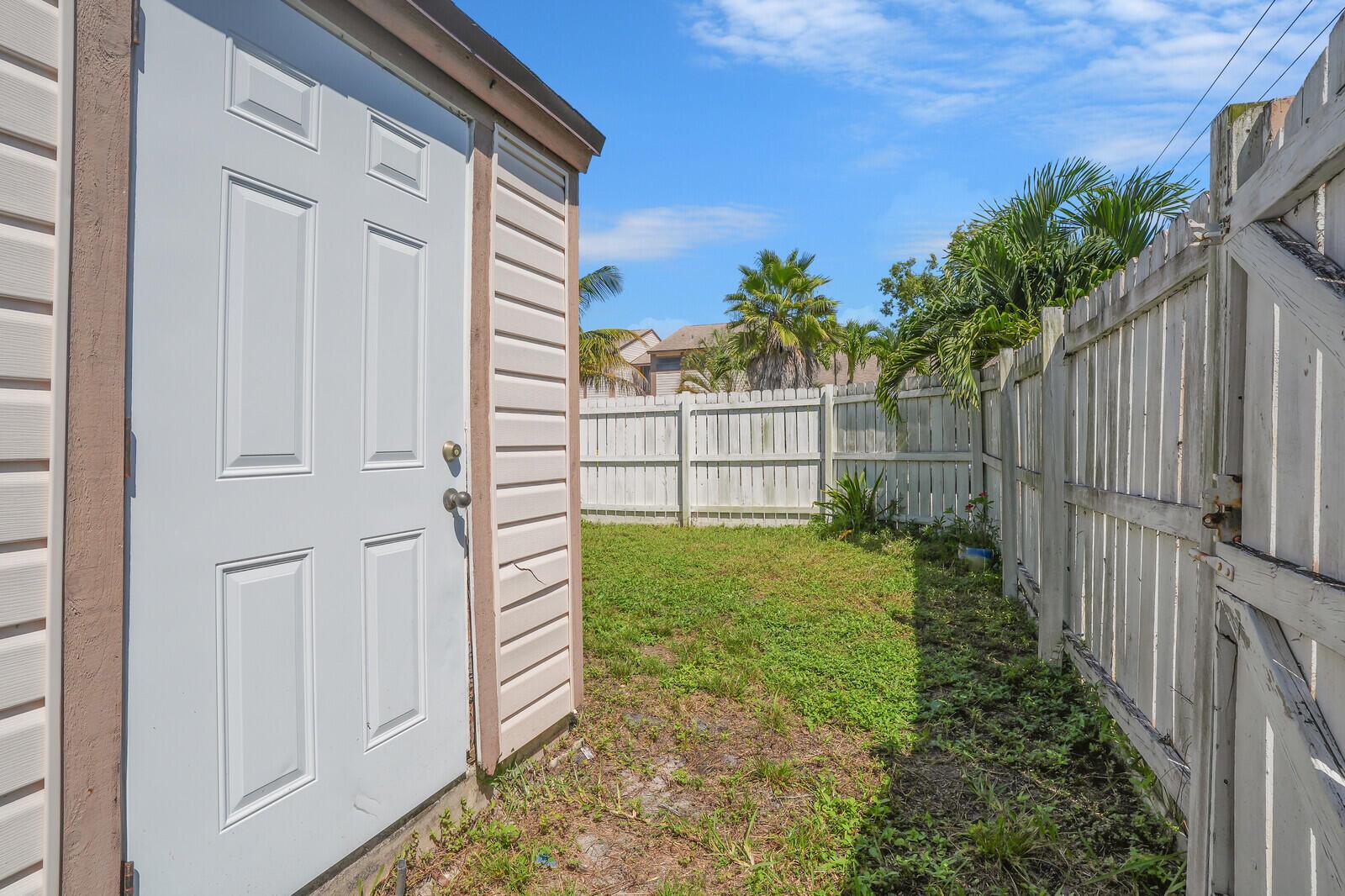JUPITER VILLAGE TOWNHOMES - Residential