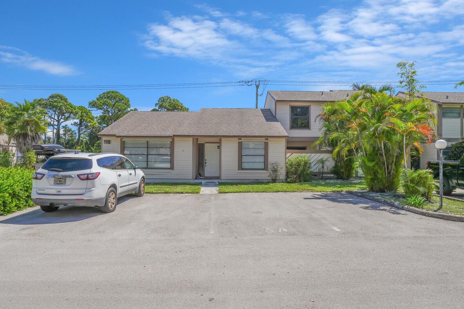JUPITER VILLAGE TOWNHOMES - Residential