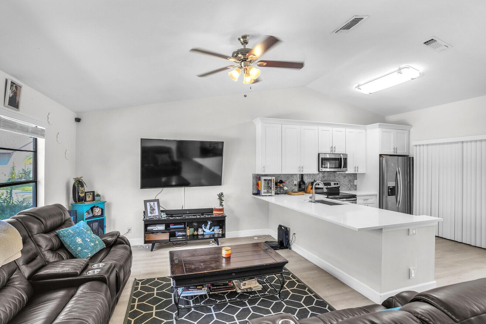 JUPITER VILLAGE TOWNHOMES - Residential