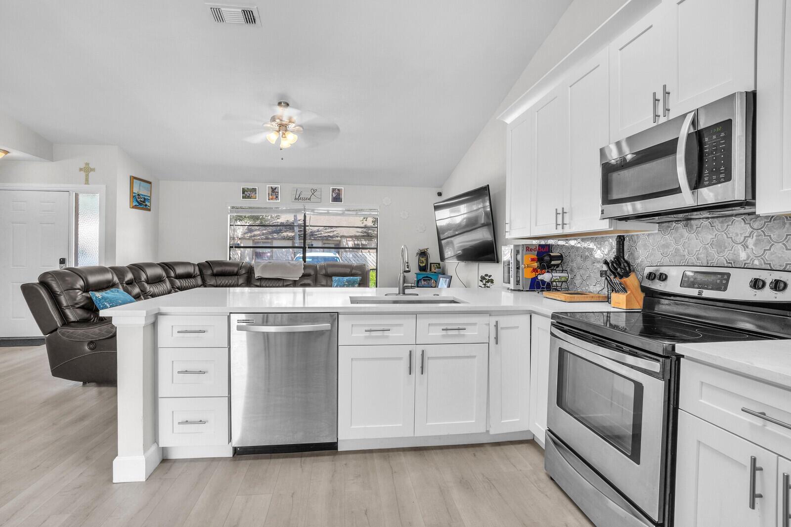 JUPITER VILLAGE TOWNHOMES - Residential