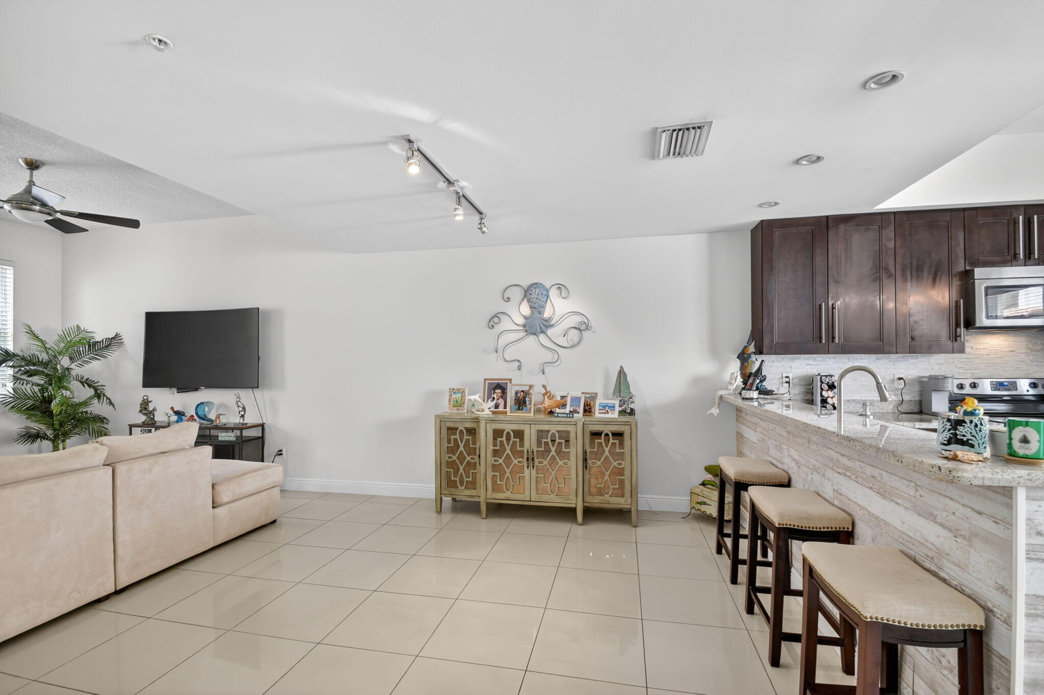 PENINSULA ON THE INTRACOASTAL CONDO - Residential