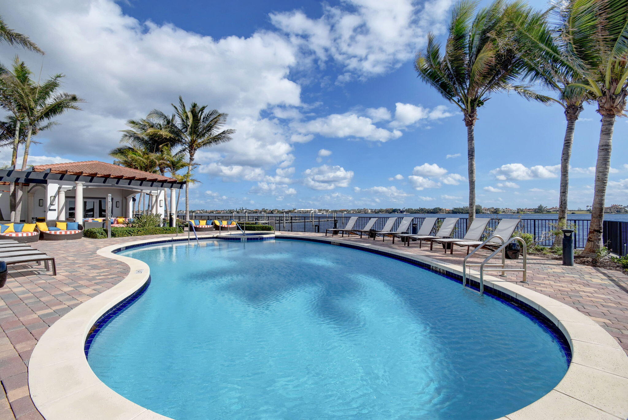 PENINSULA ON THE INTRACOASTAL CONDO - Residential