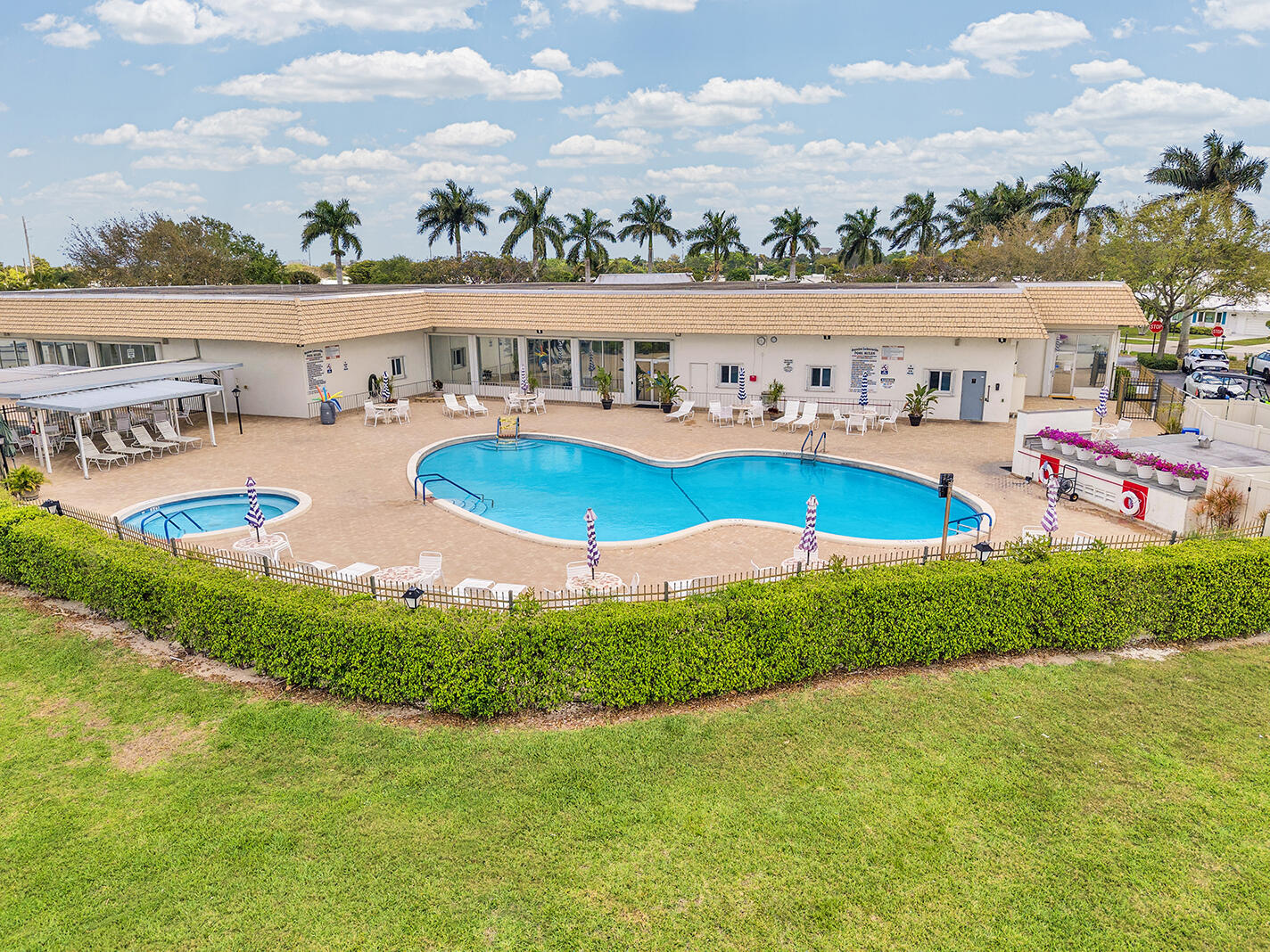 PALM BEACH LEISUREVILLE SEC 10 - Residential