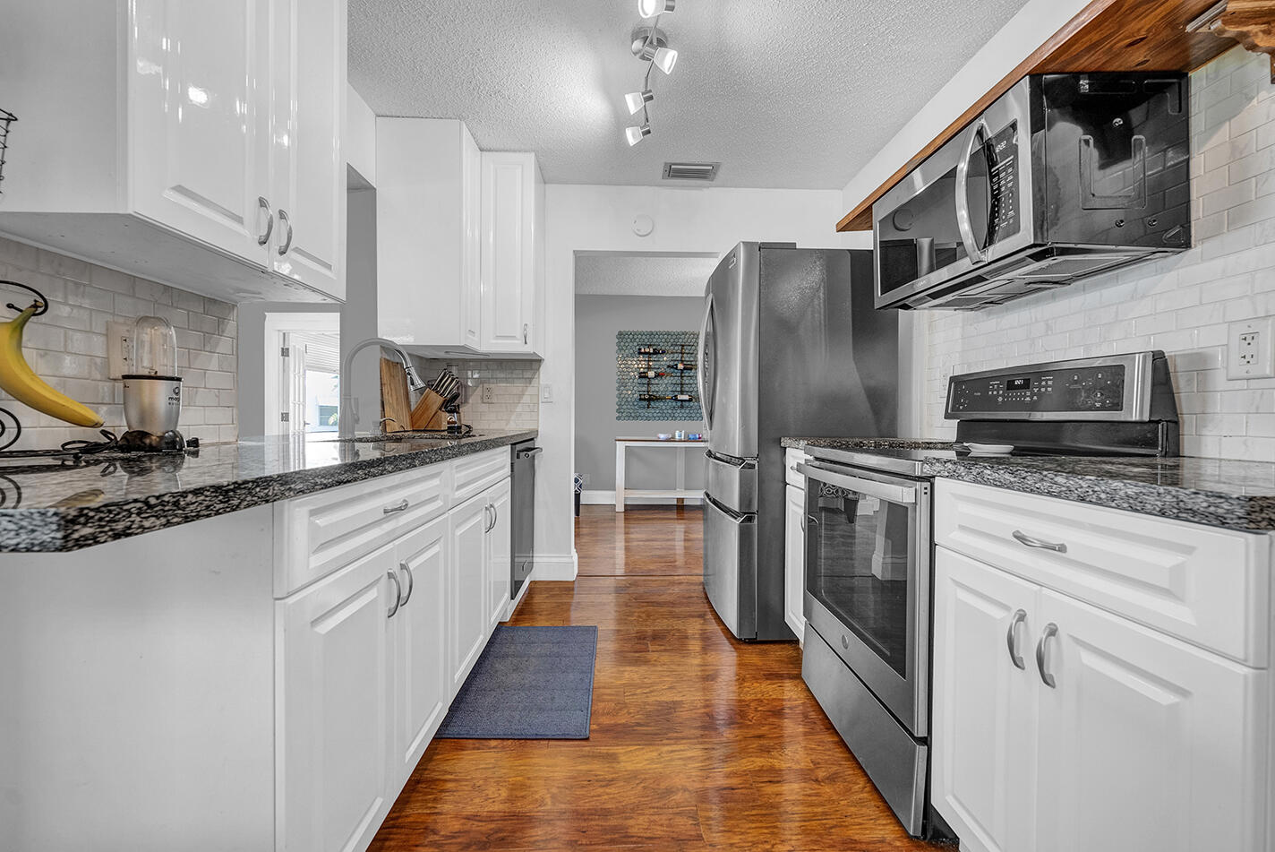 PALM BEACH LEISUREVILLE SEC 10 - Residential