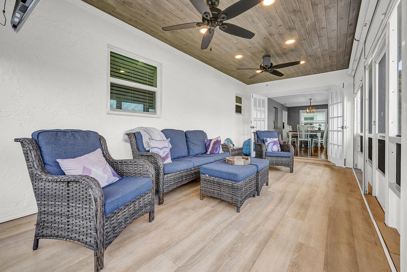 PALM BEACH LEISUREVILLE SEC 10 - Residential