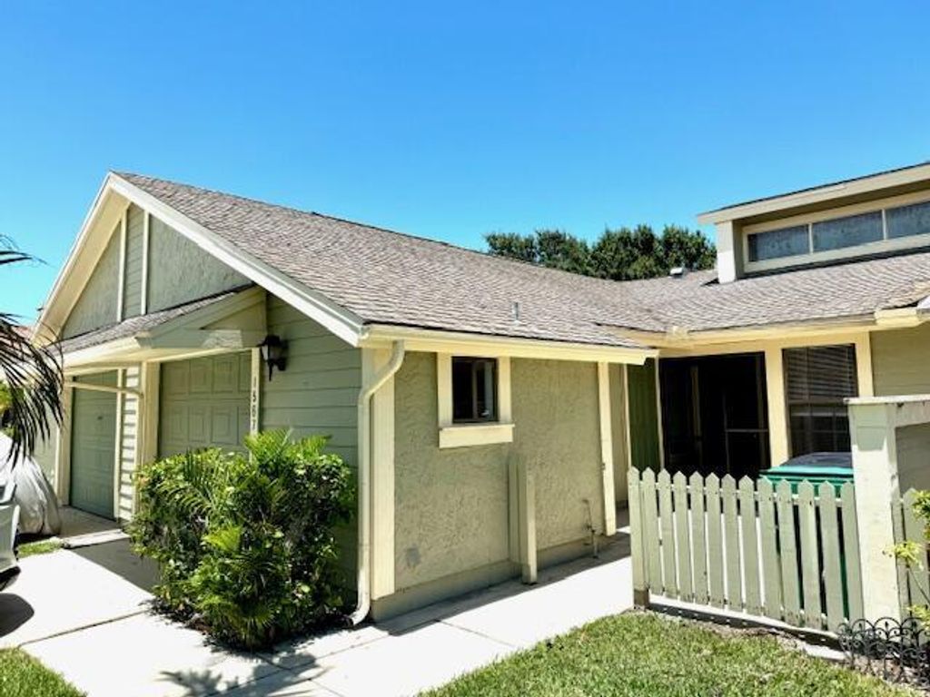 Photo of 1567 SE Talbrook Court, Port Saint Lucie, FL 34952 (MLS # R11004047)