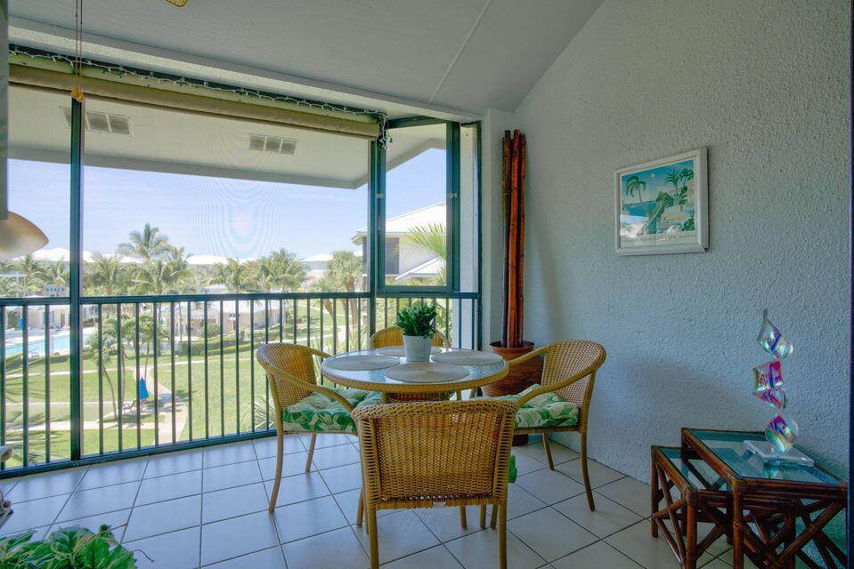143 Bay Colony Drive N