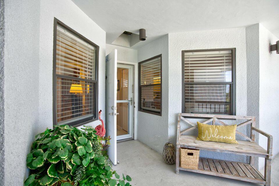 143 Bay Colony Drive N