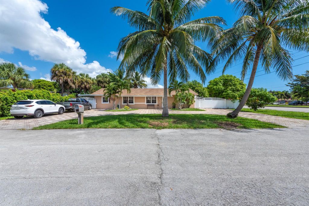 Photo of 3019 Indian Trail, Lake Worth, FL 33462 (MLS # R11084629)