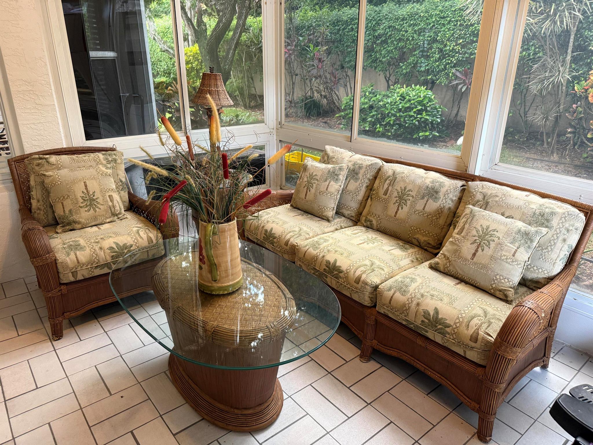 VALENCIA LAKES - Residential