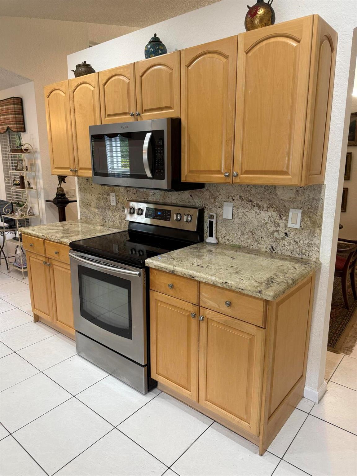 VALENCIA LAKES - Residential