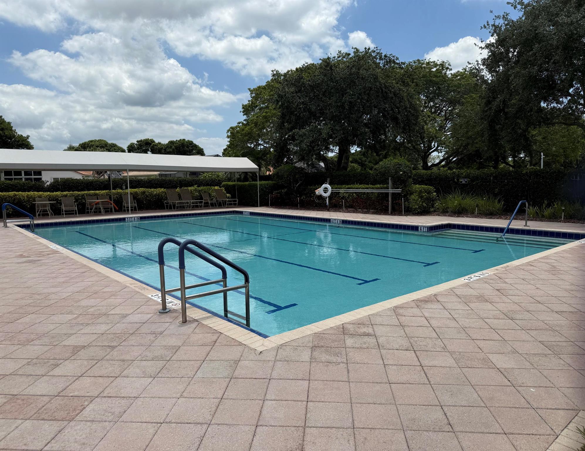 VALENCIA LAKES - Residential