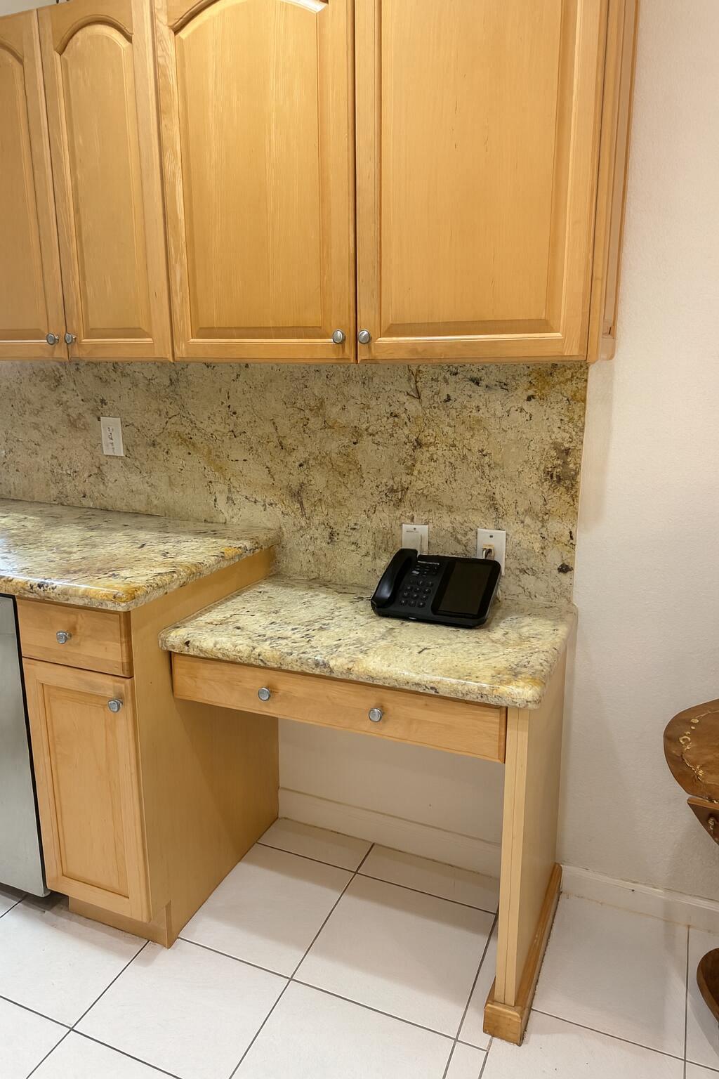 VALENCIA LAKES - Residential