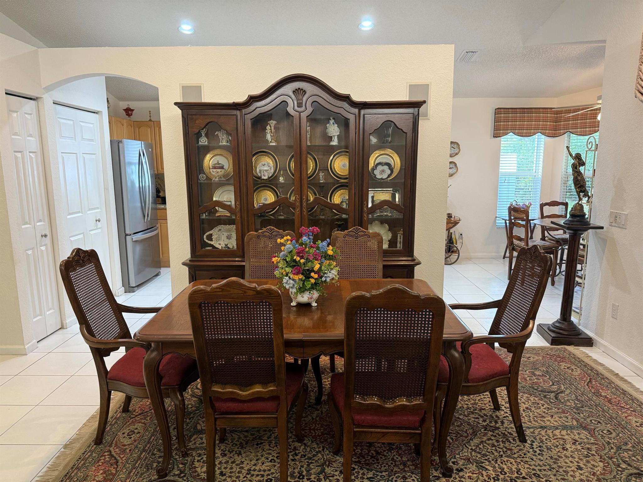 VALENCIA LAKES - Residential