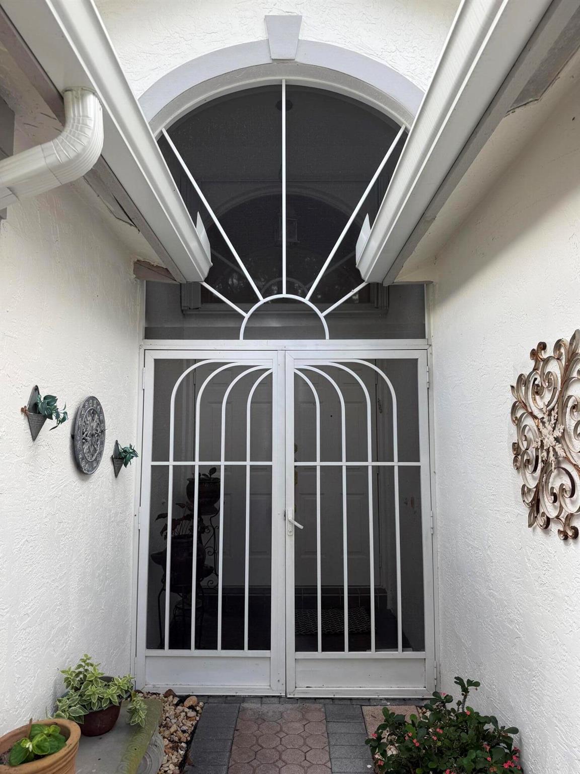 VALENCIA LAKES - Residential