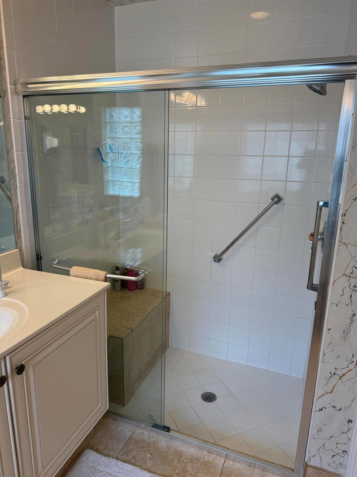 VALENCIA LAKES - Residential