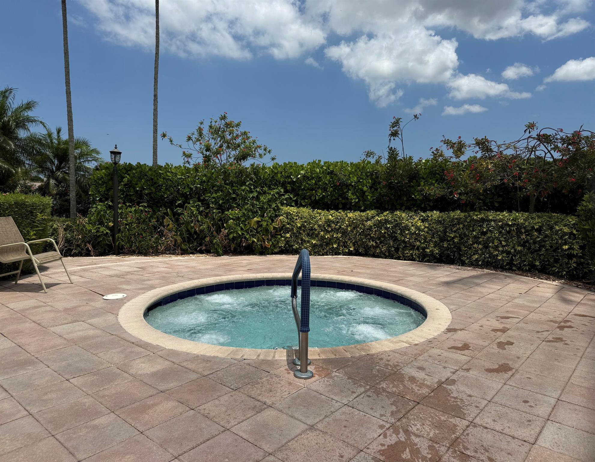 VALENCIA LAKES - Residential