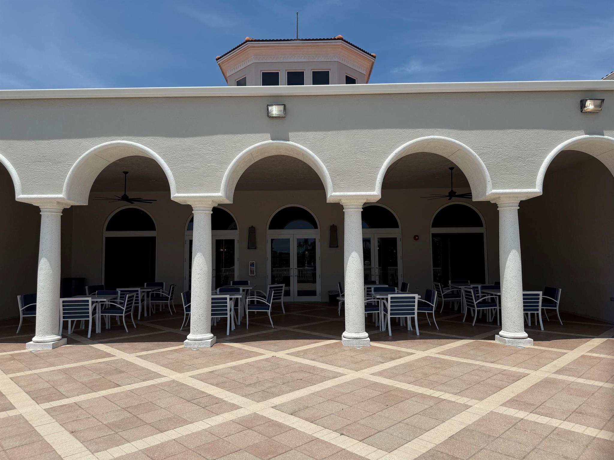 VALENCIA LAKES - Residential