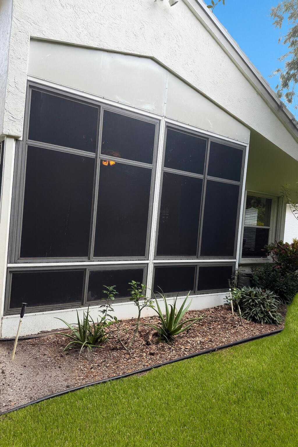 VALENCIA LAKES - Residential