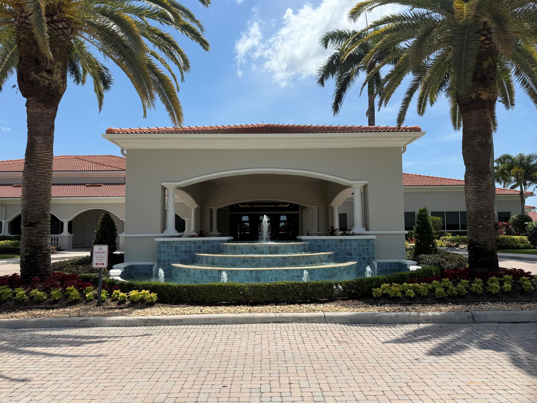 VALENCIA LAKES - Residential