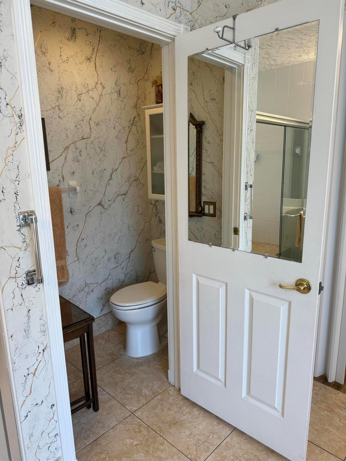 VALENCIA LAKES - Residential