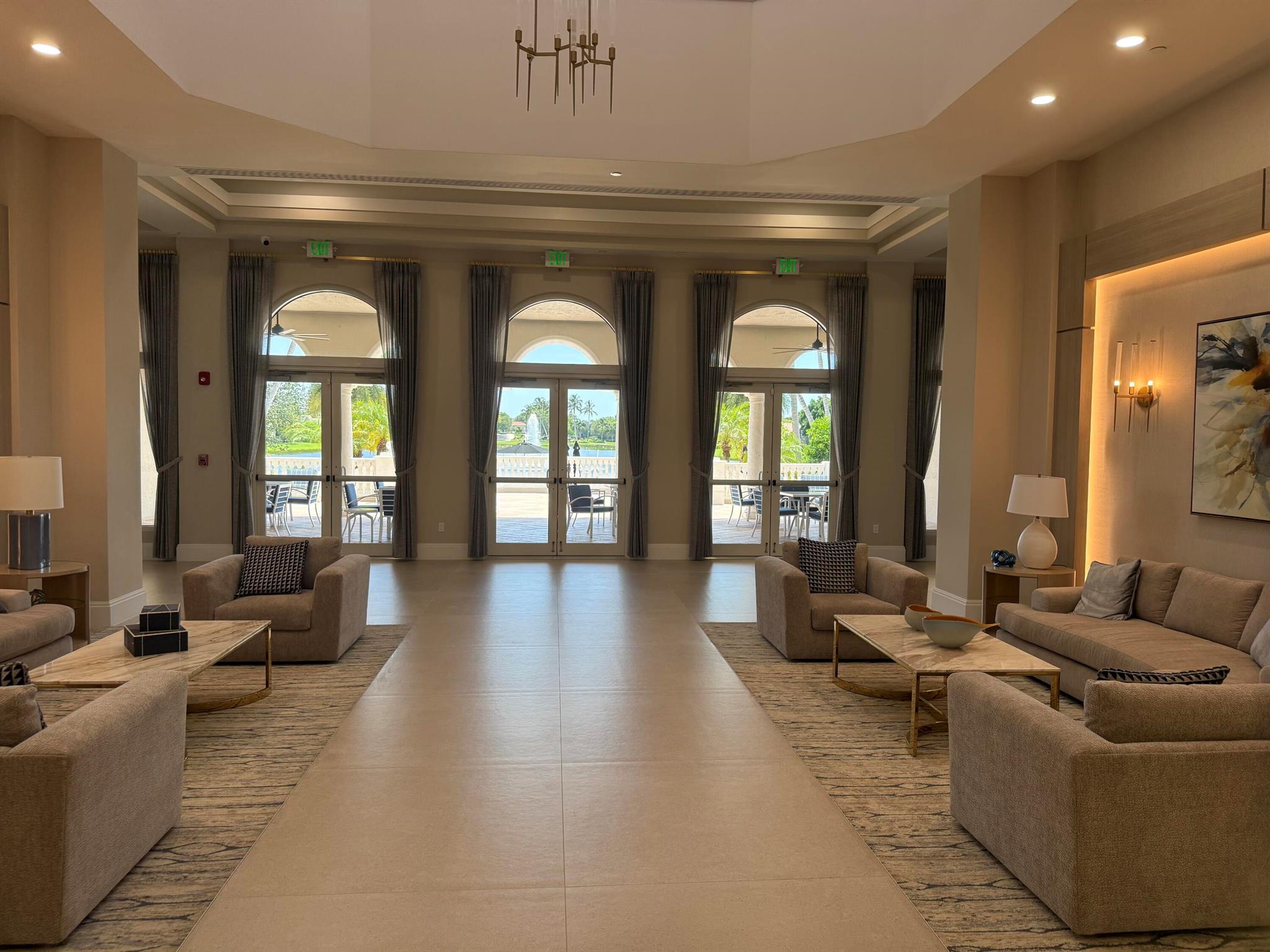 VALENCIA LAKES - Residential