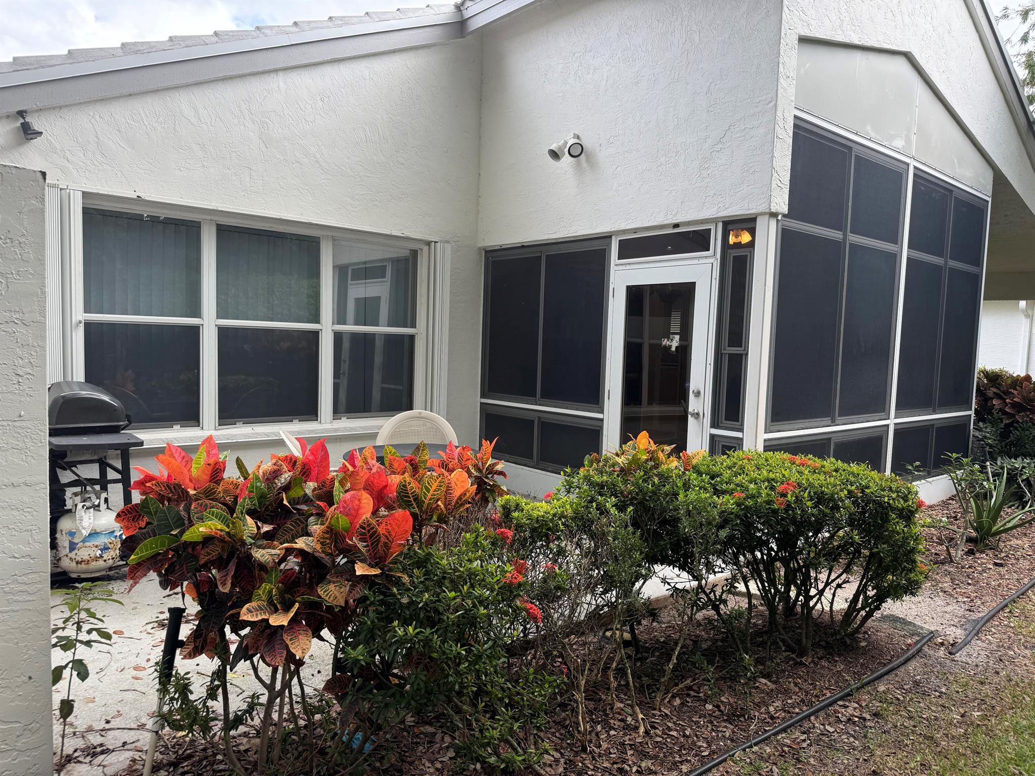 VALENCIA LAKES - Residential